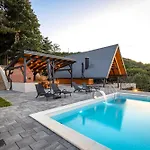Nale Luxury *