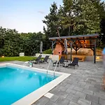 Nale Luxury Шале *
