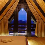 Nale Luxury Шале *